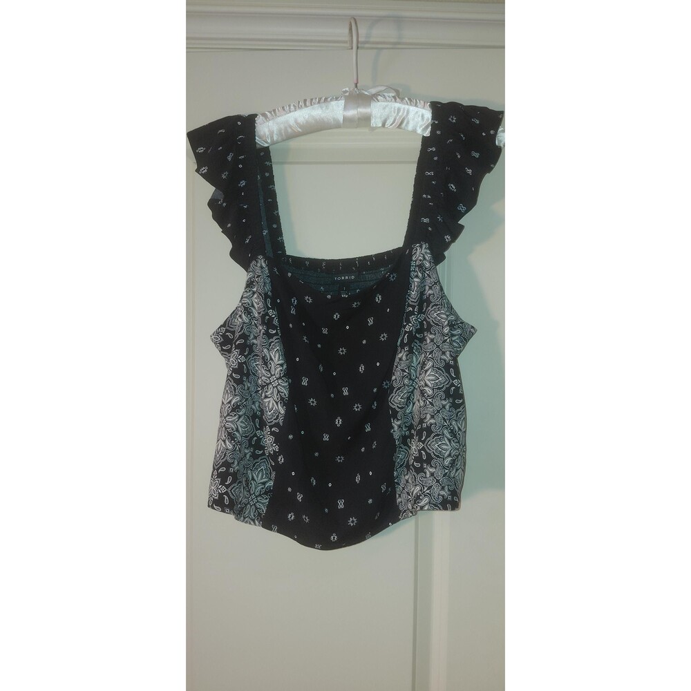 Nwot cropped Torred womens top flutter sleeves,  black paisley sz 1